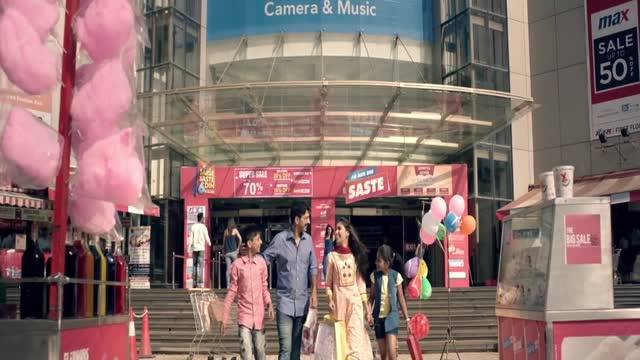 Moviesda.Mobi - Konjam Kadhal Konjam Modhal 2025 Original 720p HD.mp4